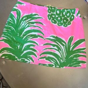 RARE 🦄🍍Lilly Pulitzer lined skirt in MINT condition with zipper pull! Size 4